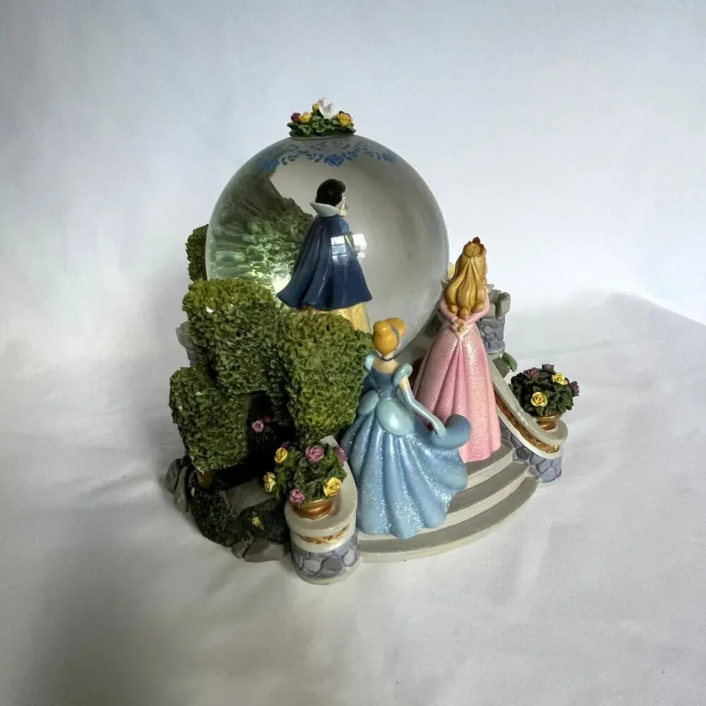 Disney‎ multi princess snowglobe once upon a dream song collectible piece
